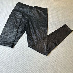 Exprés r curvy legging is designed with a no-gap comfort waistband size s